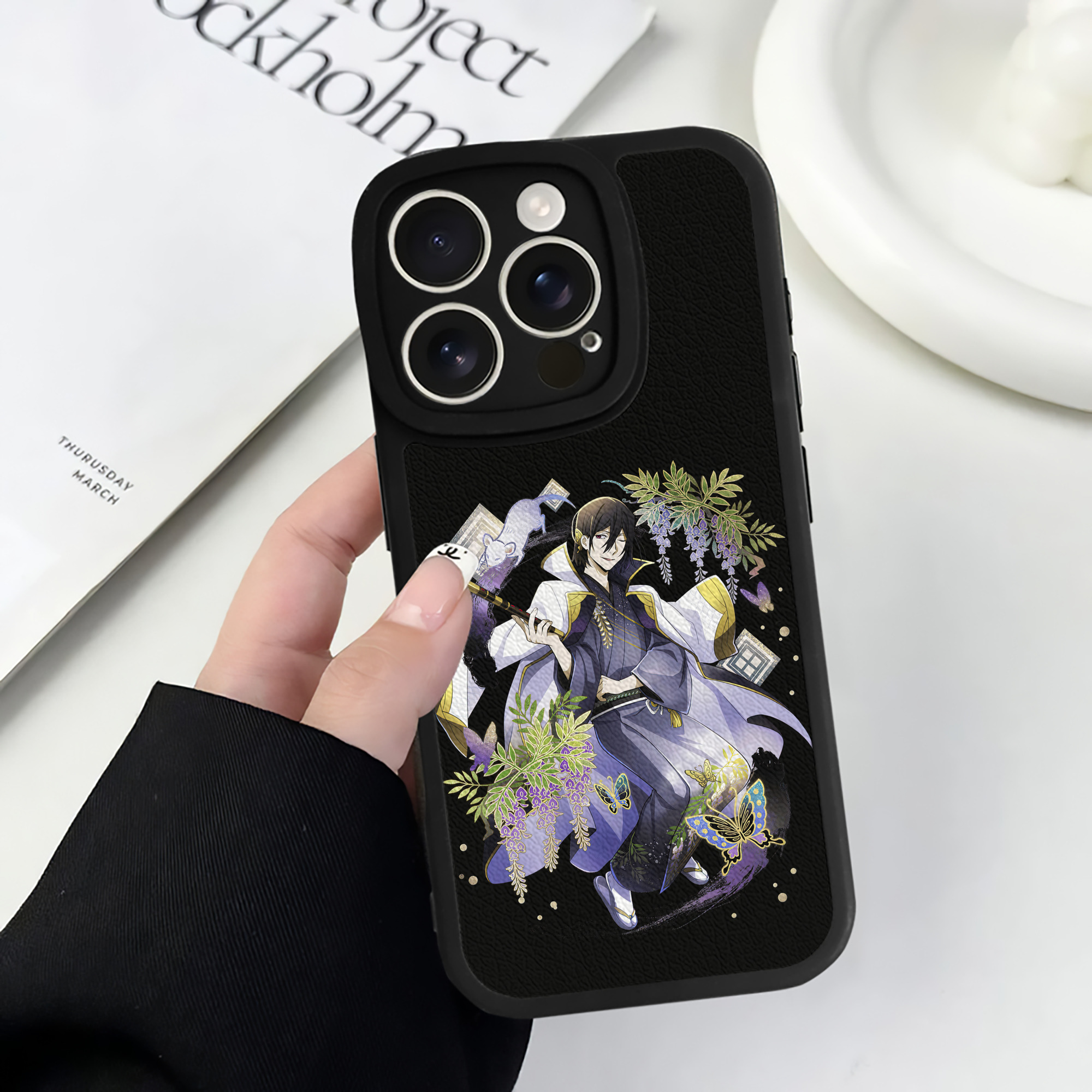 （画像用） 文豪ストレイドッグス Bungo Stray Dogs 【iPhone 16シリーズ対応】シリコンスマホケース（レザー調） 材質：シリコン